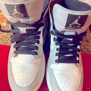 Air Jordan 1 mid Light Grey